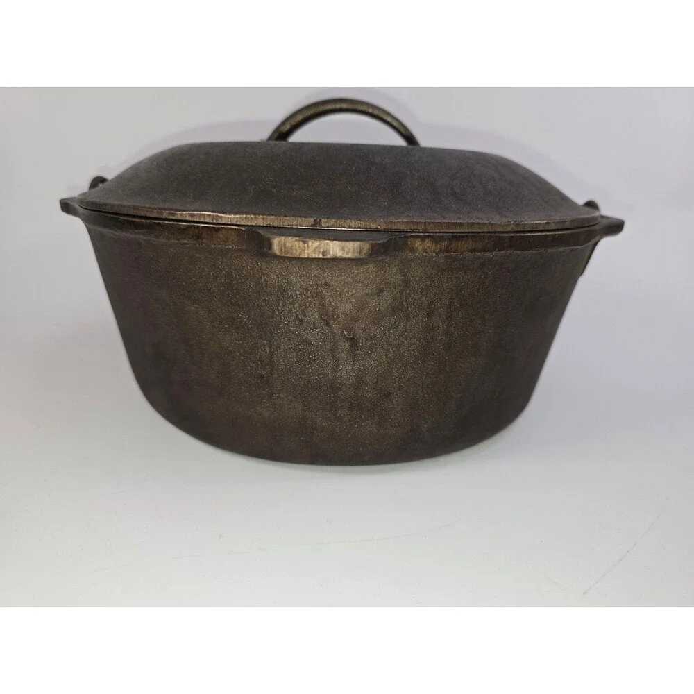 Vintage 1960s Sears #8 Cast Iron Dutch Oven Lodge Smooth Bottom Original Insert